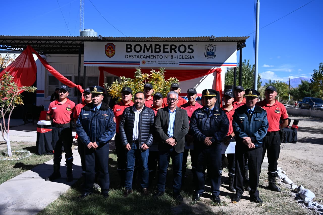 ¡PRIMER ANIVERSARIO DEL DESTACAMENTO N°8 DE BOMBEROS EN IGLESIA! 