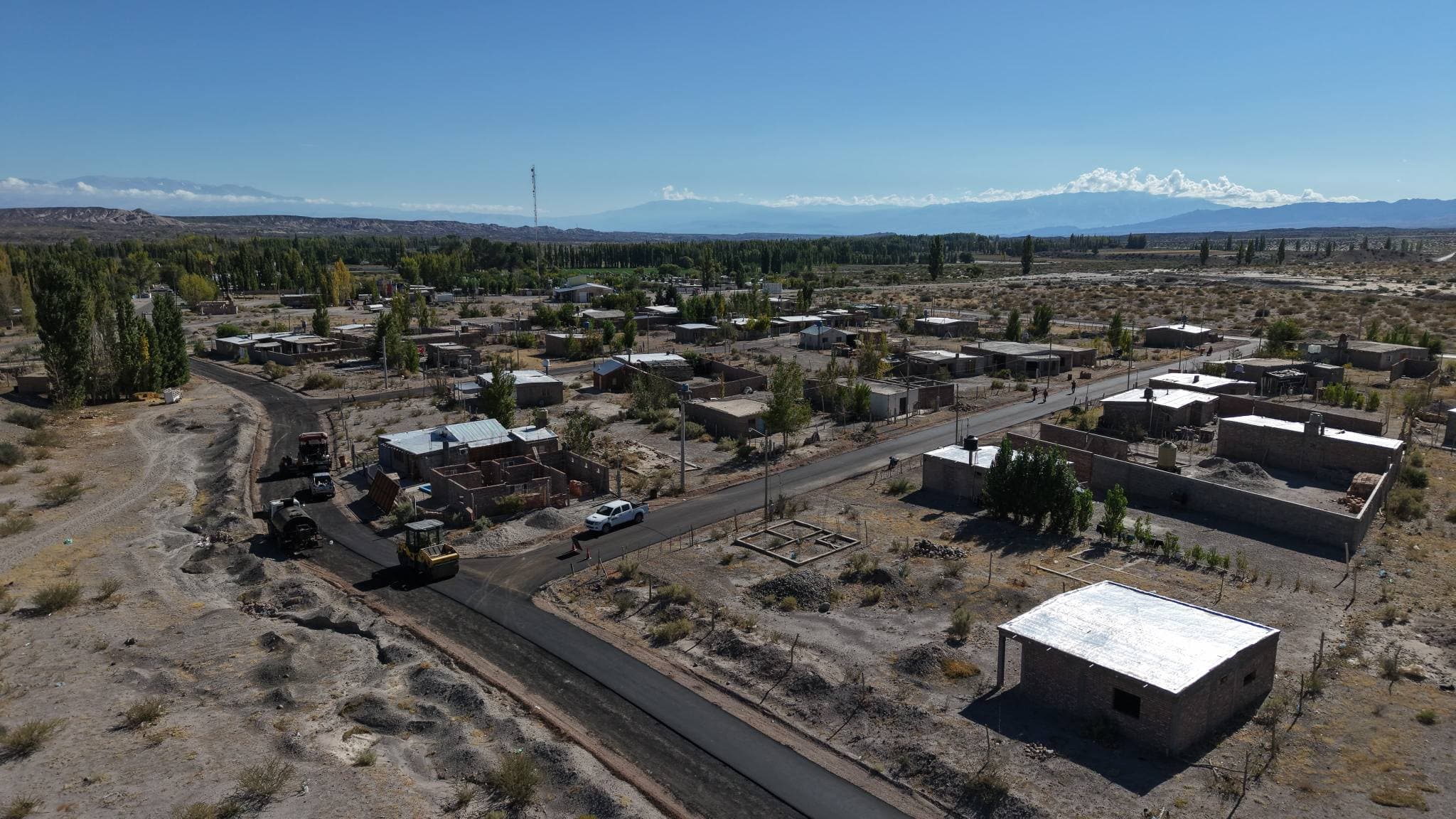  ¡El pavimento ya es una realidad en Barrio Perlas del Sur!
