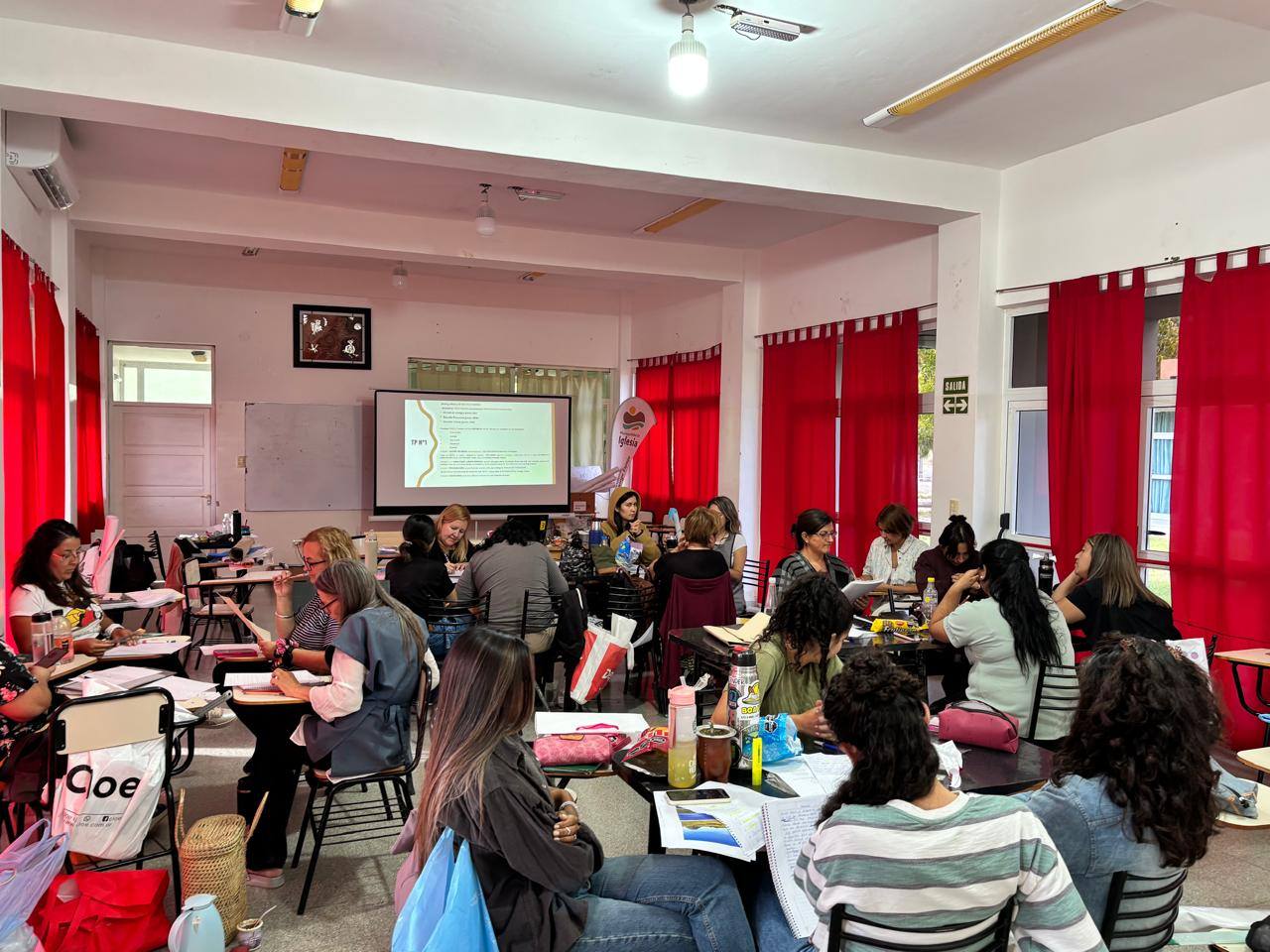 Inició el cuarto semestre de la Tecnicatura en Diseño de Indumentaria y Textil