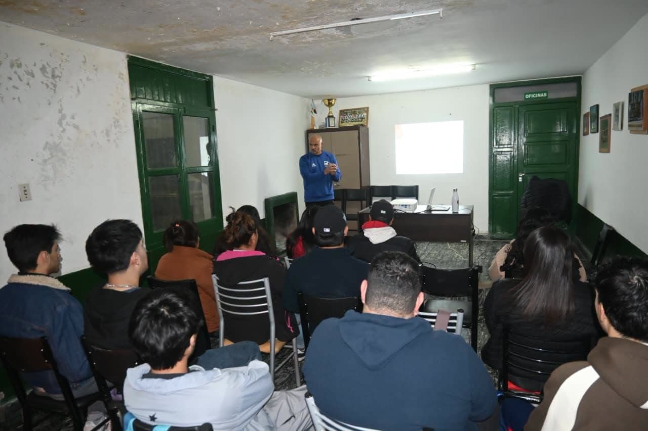 ¡MÁS CAPACITACIÓN PARA EL CRECIMIENTO DE NUESTRO DEPORTE!